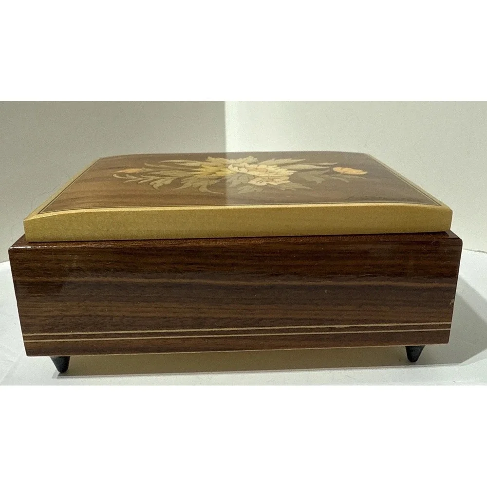 Liechtenstein WoodInlay Floral Music‎ Box 6x2x4 Swiss Mountain Song Cuendet 7207